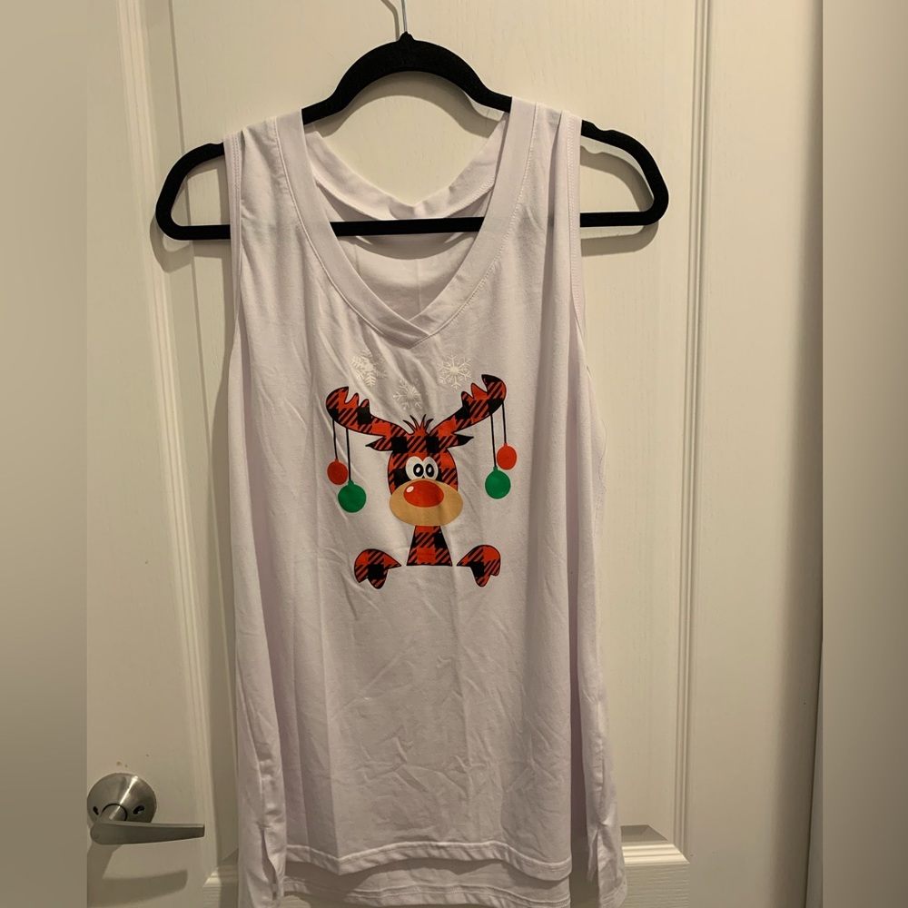 Women’s Size Large Sleeveless VNeck White Reindeer Christmas Holiday Tank Top